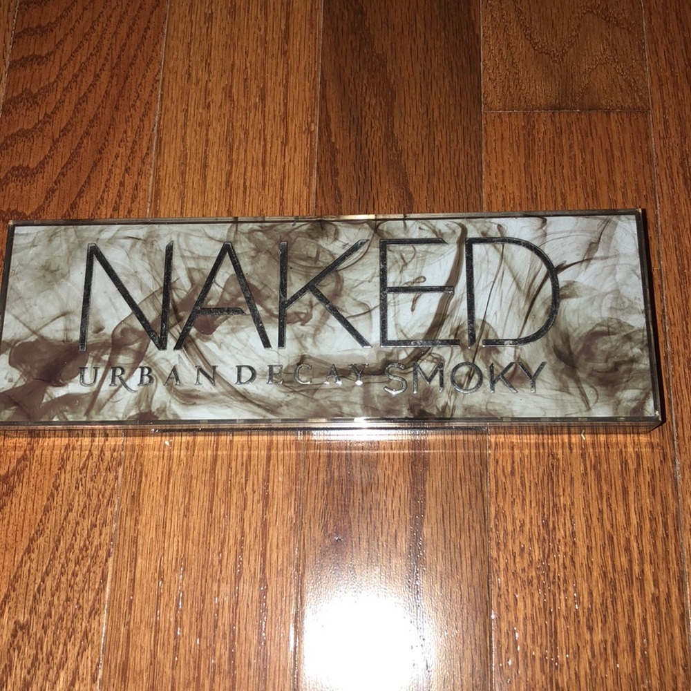 Naked smoky palette by Urban Decay
